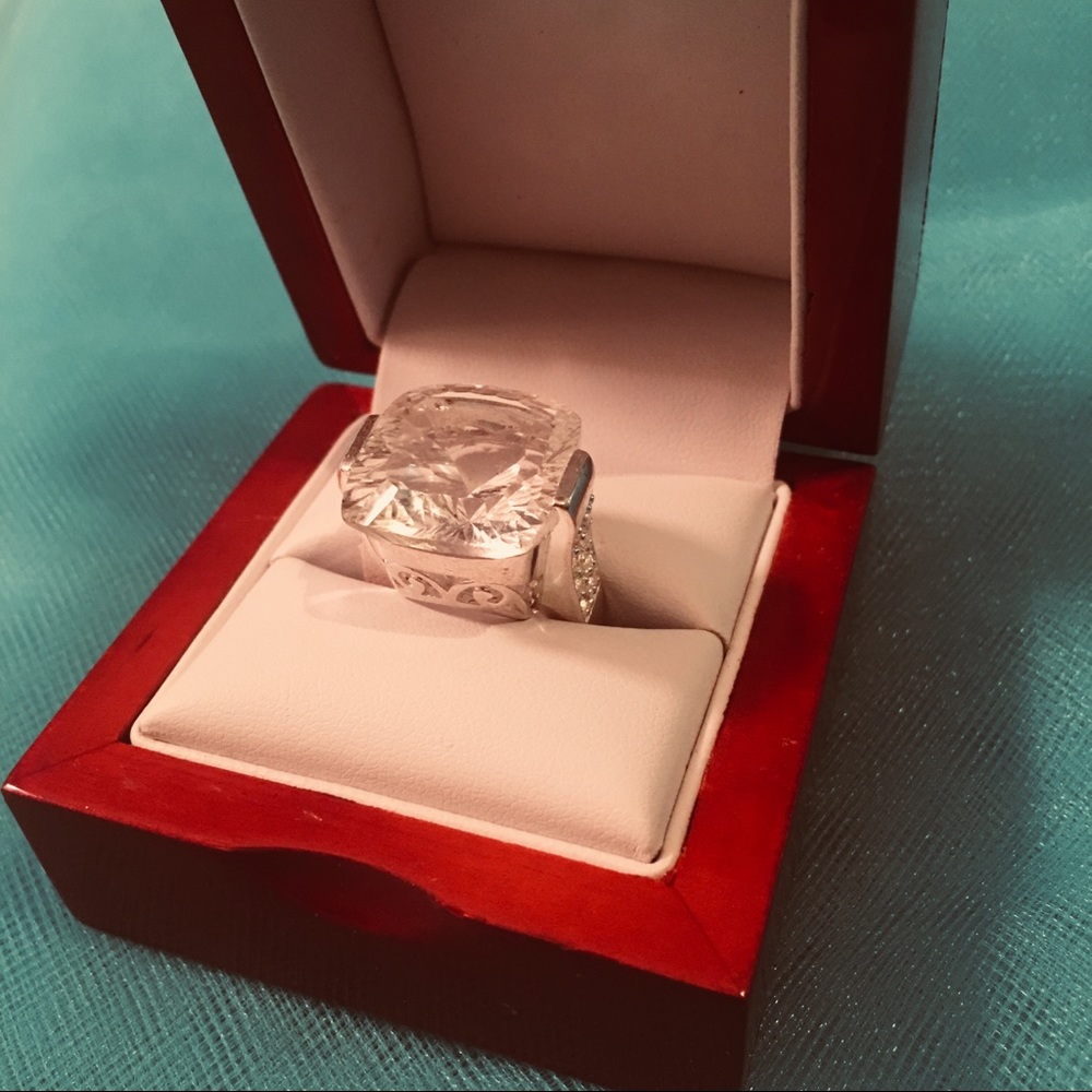 New Engagement Ring With 19k Zirconium Silver 925